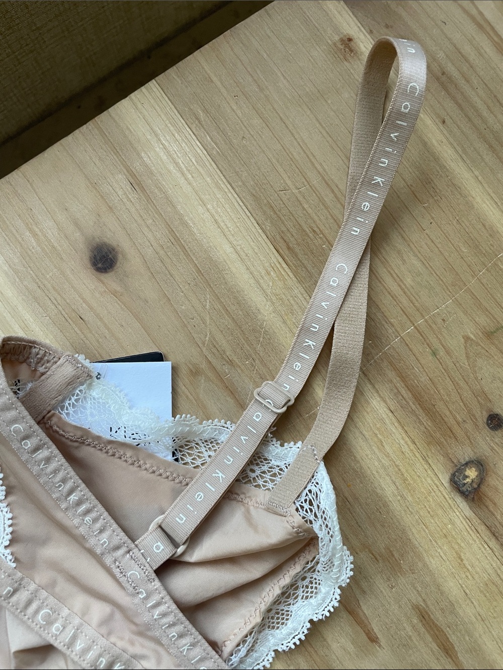 Calvin Klein Beige Dainty Lace-Trim Bare Underwire Bra NWT - Picture 7 of 11